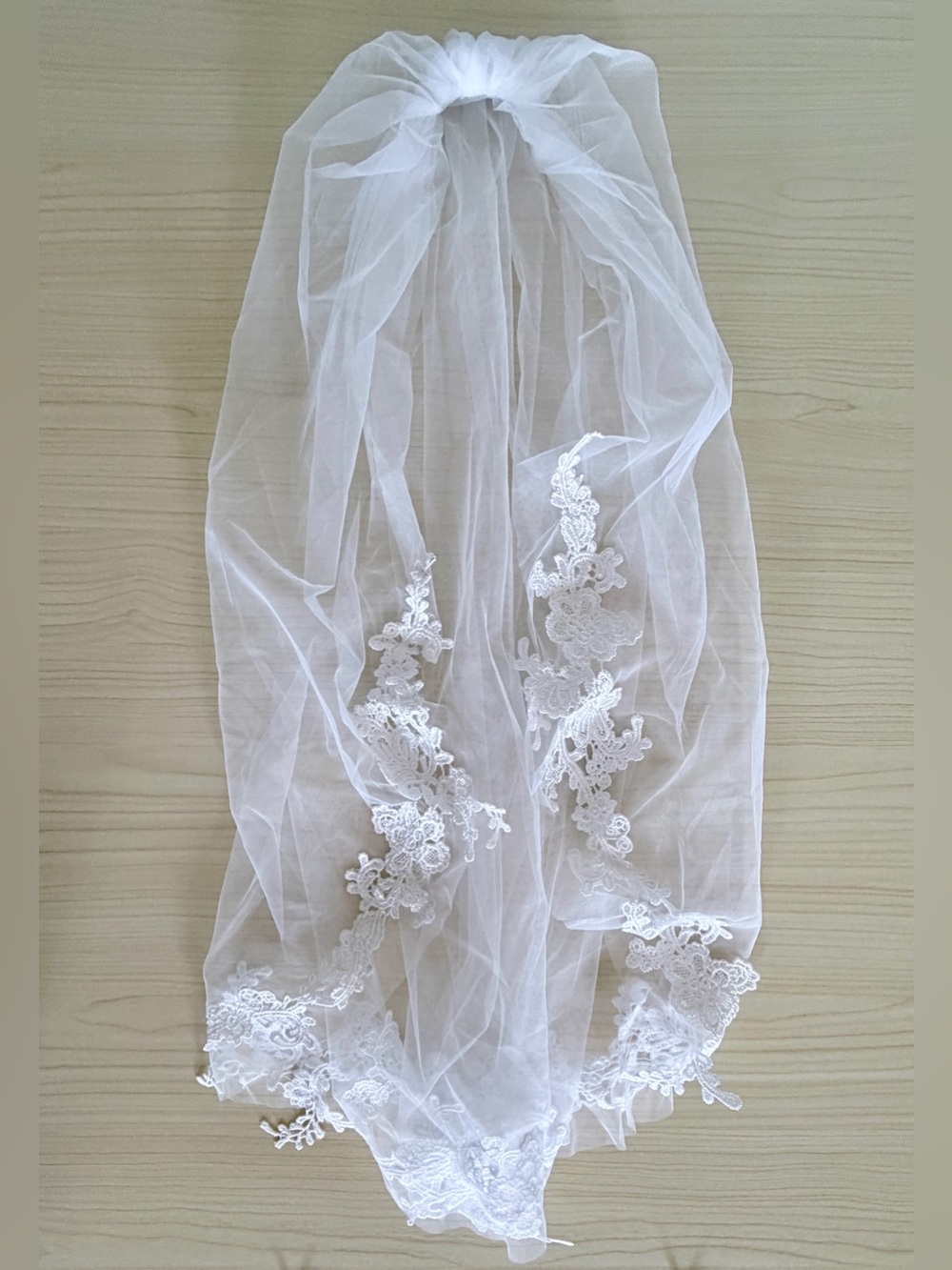 White Lace Applique Fingertip Bridal Veil with Comb – 32" Length